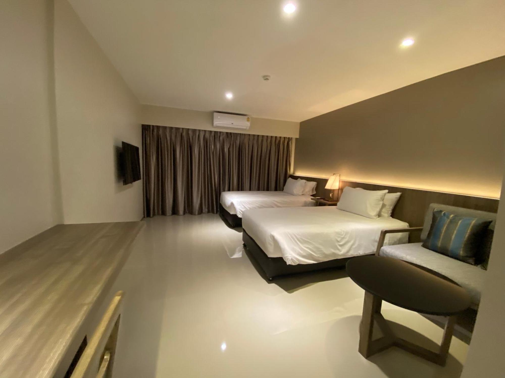The Madera Lodge Pattaya Jomtien Beach Exterior photo